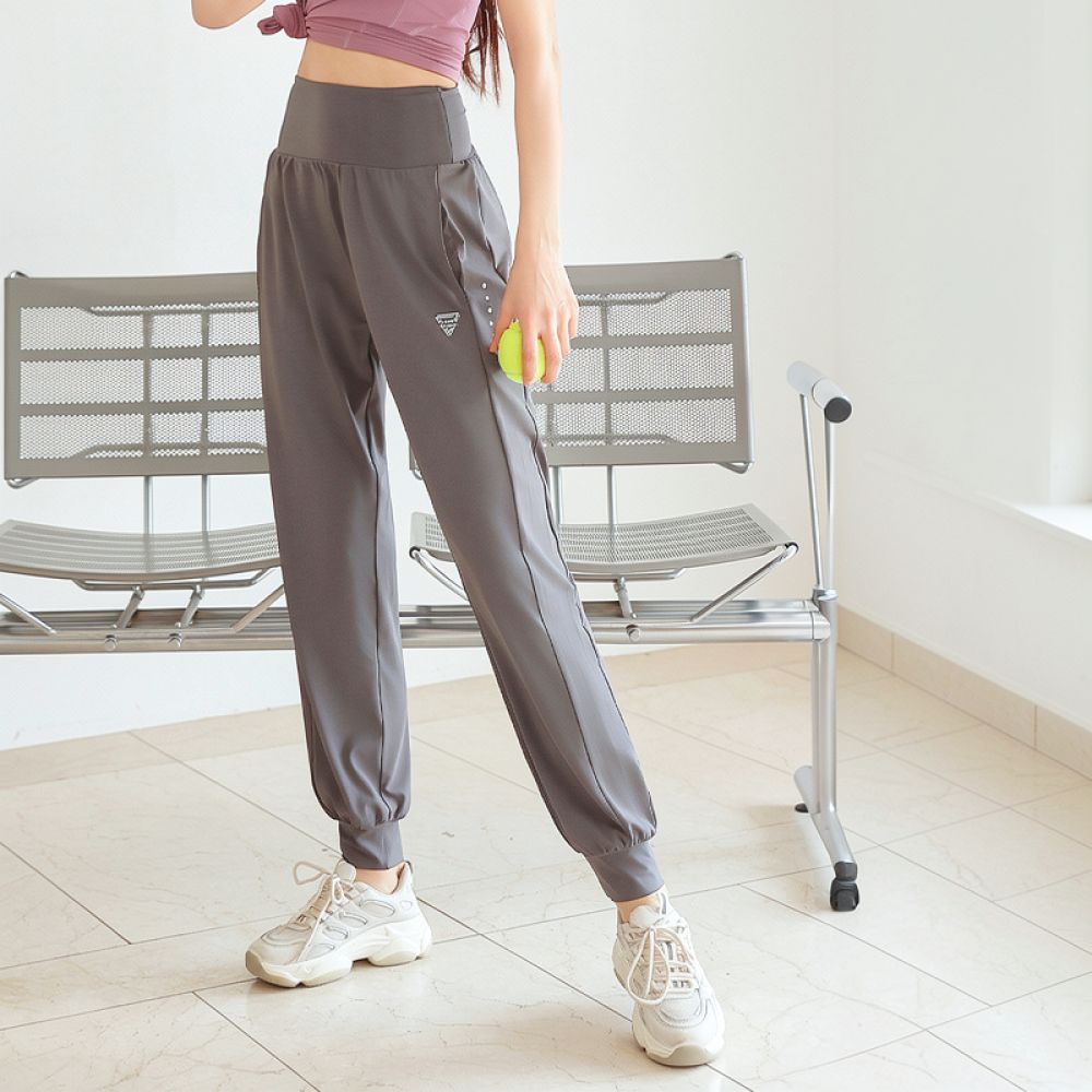 Damskie, szybkoschnące, elasty – Running Gear Junior recenzja i cena