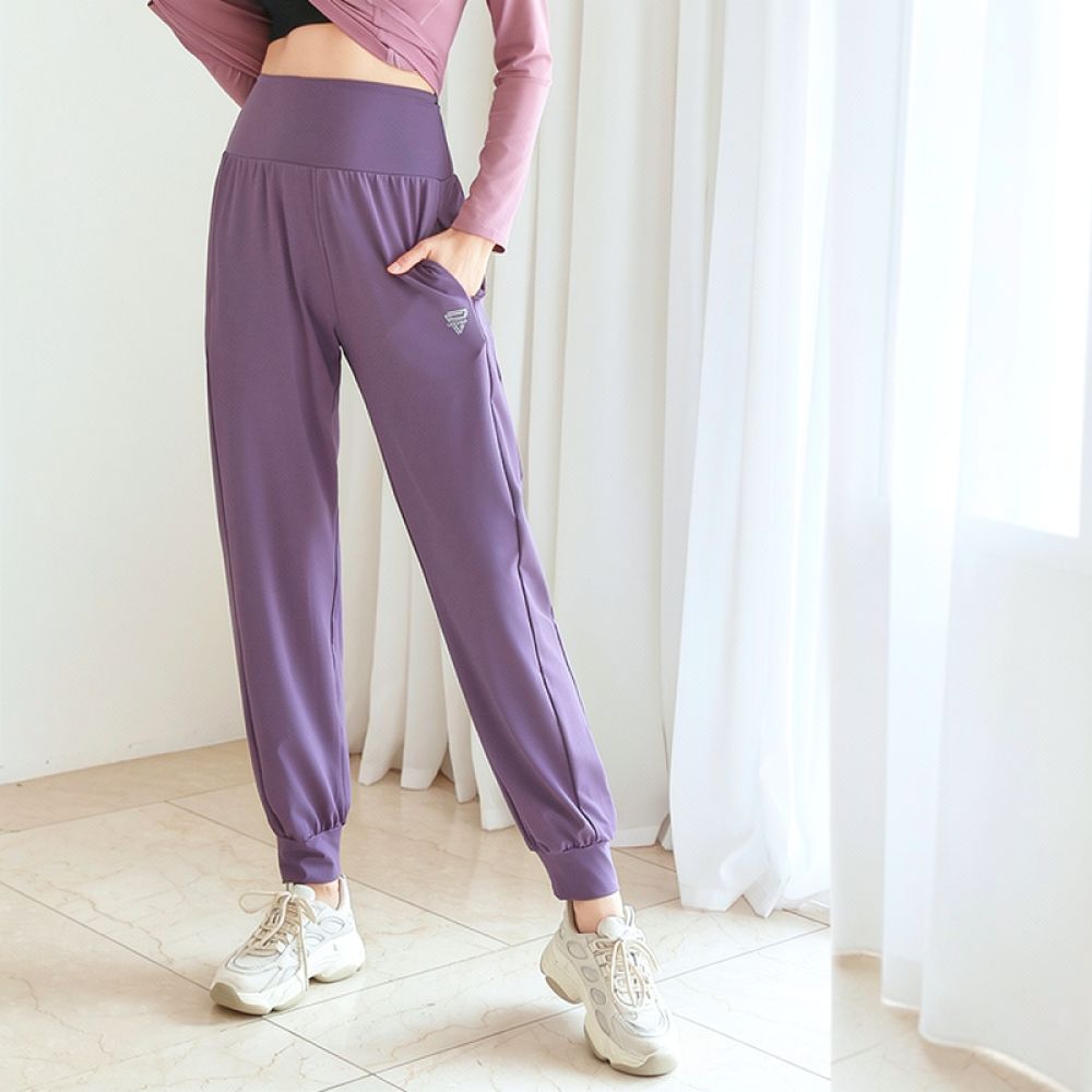 Damskie, szybkoschnące, elasty – Running Gear Junior recenzja i cena